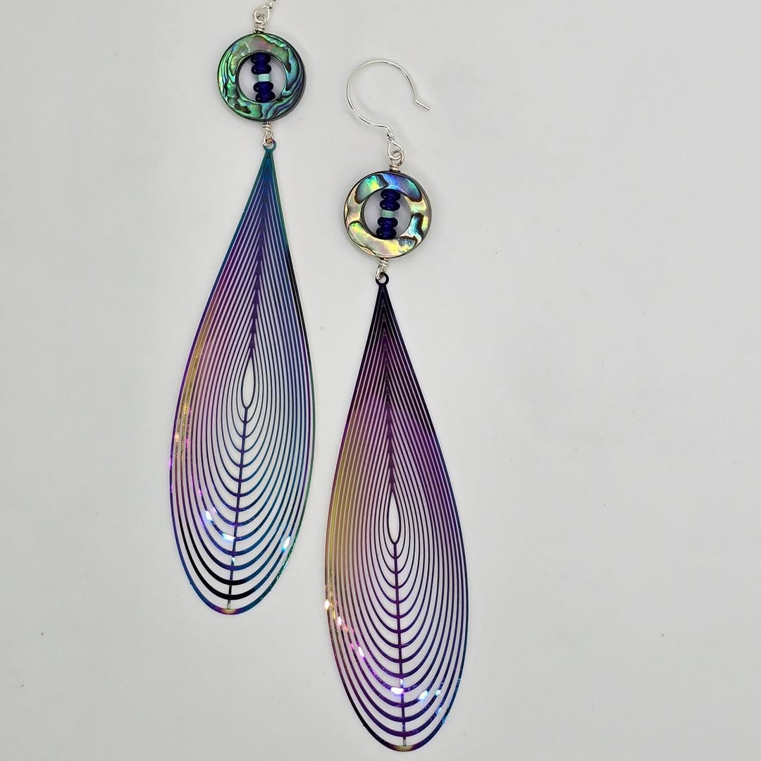 Iridescence Feathers Thumbnail 1