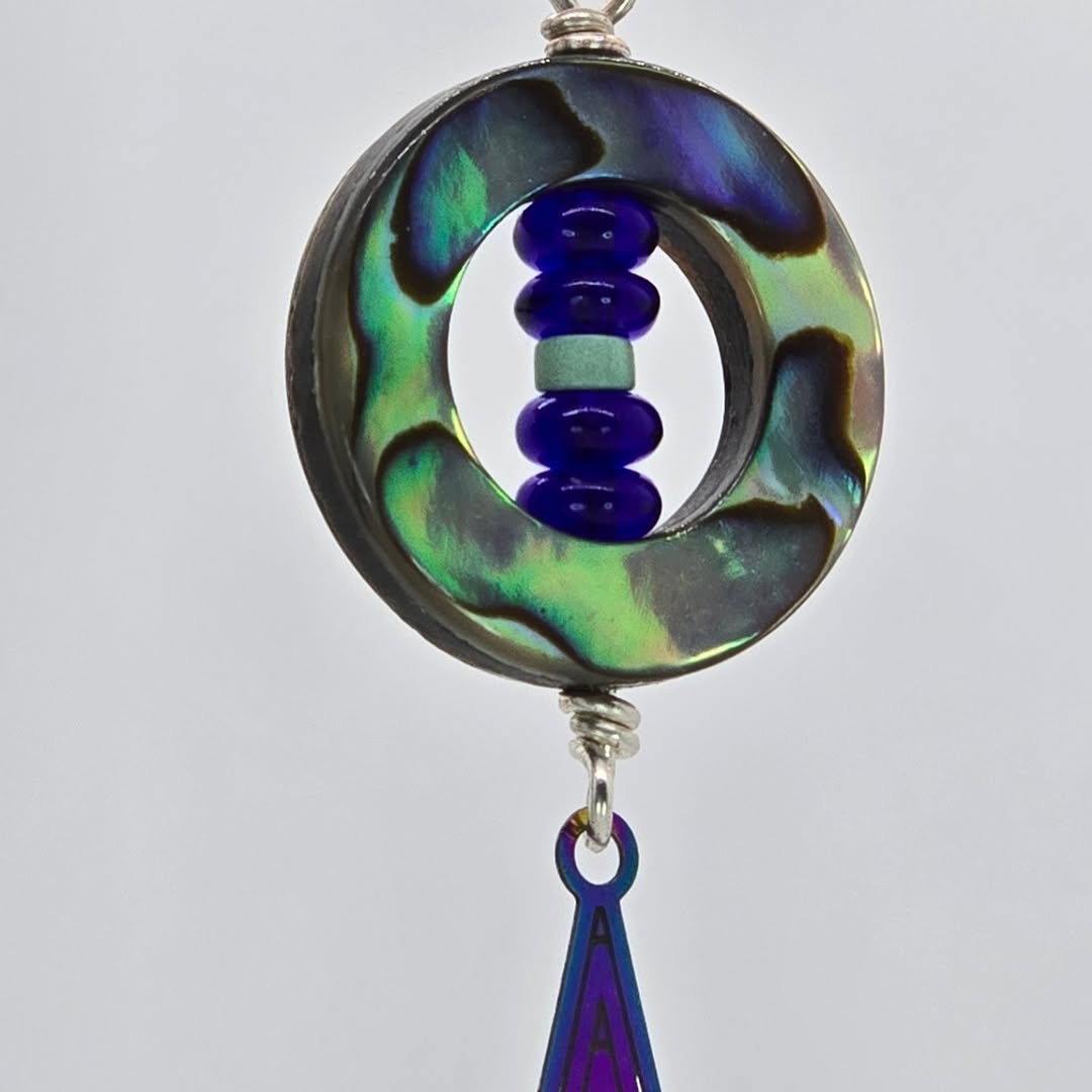 Iridescence Feathers Thumbnail 2