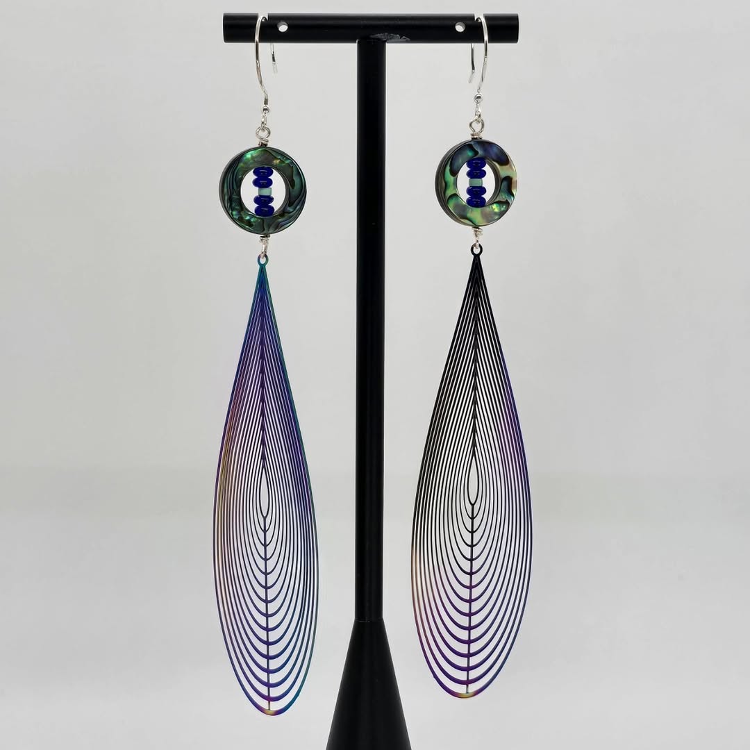 Iridescence Feathers Thumbnail 3